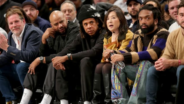 Jay-Z sits courtside at Brooklyn Nets and the Washington Wizards game
